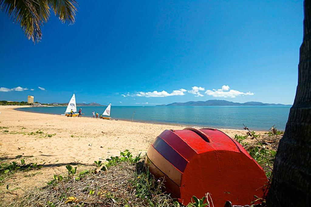 Beach House Motel Townsville Eksteriør bilde